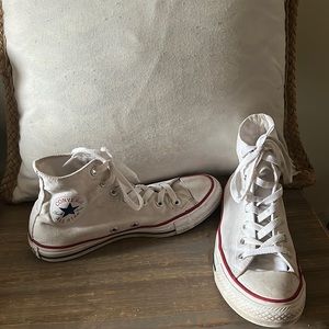 White Chuck Taylor All Star Converse
